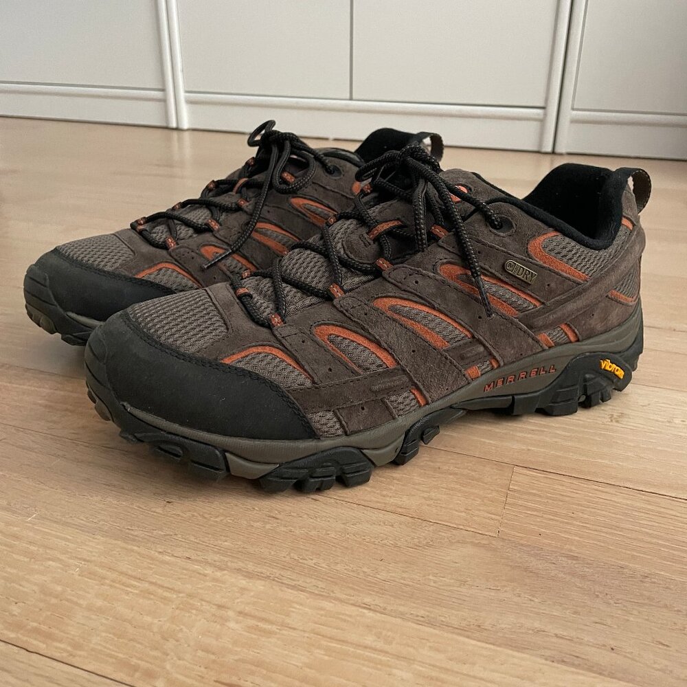 Merrell hiking shoes Moab waterproof, Vibram brand new!